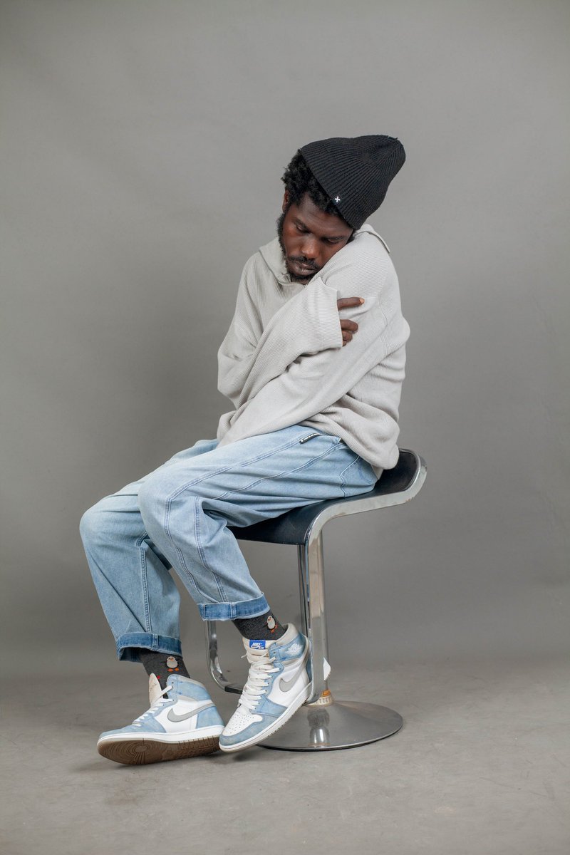 Benjies_'s tweet image. May you hear pleasant news of Joy that will keep your soul calm. Happy new month. 

Third Person is available on all streaming platforms 
youtu.be/LvOqza_V-hk