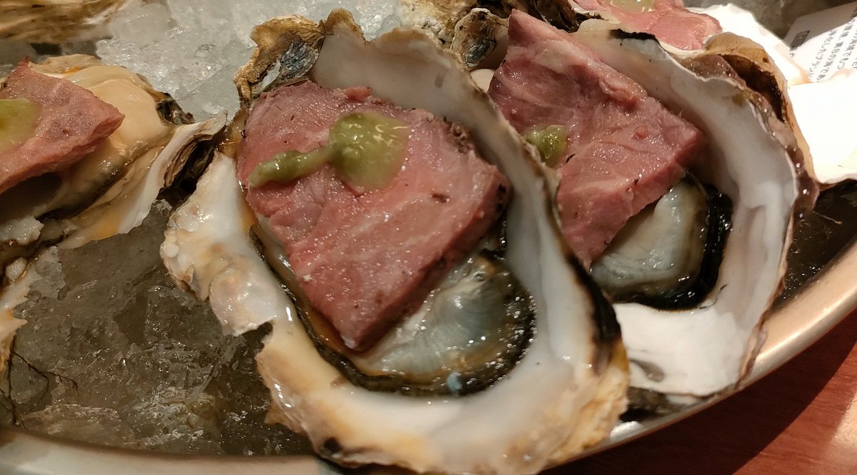 teaandbook0827's tweet photo. 牡蠣の食べ比べ🦪
どこのもおいし〜い https://t.co/2MxlsiWH0W