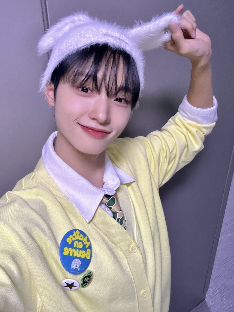 official_MIRAE's tweet photo. [📷]
2023.08.01
SBS M, SBS FiL 더쇼 (+ Special MC 동표)

#미래소년 #MIRAE
#MIRAE_BwbB #JUMP!
#SBSM #SBS_FiL #더쇼 https://t.co/0gFKGNSUjl