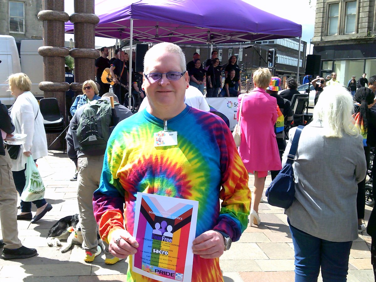 FearFree_Scot's tweet photo. @Pride in Hamilton last Saturday #RaisingAwareness about LBGT+ and non-binary persons experiencing domestic abuse. FearFree are a specialist domestic abuse service. If you know anyone currently experiencing domestic abuse feel free to pass on our information. https://t.co/r0HKXFQLDt