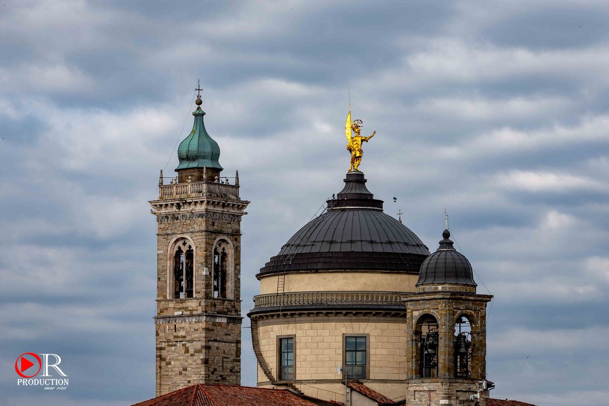 orproductionbg's tweet photo. Con il nuovo giorno arrivano nuova forza e nuovi pensieri. 

With the new day comes new strength and new thoughts.

#bergamo
#bergamoalta
#urban
#cityscape 
#street
#outdoors
#inviaggio
#travel
#photo
#bergamocapitale2023
#bgbs2023 https://t.co/9YExa53grt
