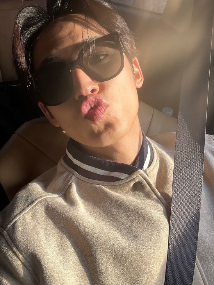 AGENTDOMSI's tweet photo. Sa langit may bird☁🐦
Sa garden may butterfly 🦋🌼
Sa kabaong may patay❌🔥
Sana dyan sa puso❤mo
May 👉( dH0mSzk13_96 )👈 na nakalagay https://t.co/BcKFQO459l