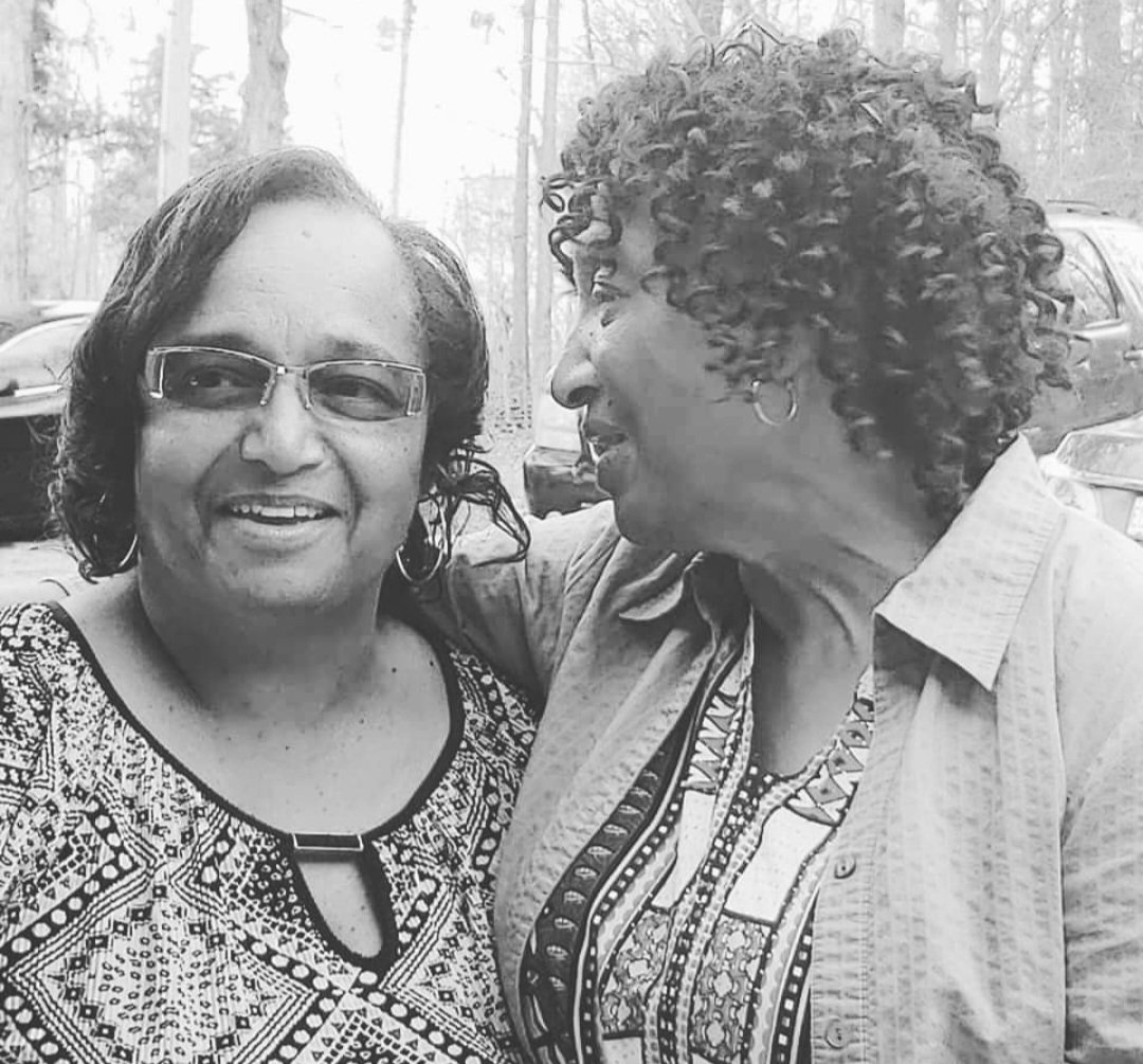 icanonlybeFEE's tweet photo. Another one of my guiding lights has been dimmed. Auntie, I'm grateful for our last visit, which was a summary of our relationship: laughs, shaking your head at my family updates, and talking about food. I was your Lisa and I'll miss u 43ver. #LFMB https://t.co/MvAXbJg7dm