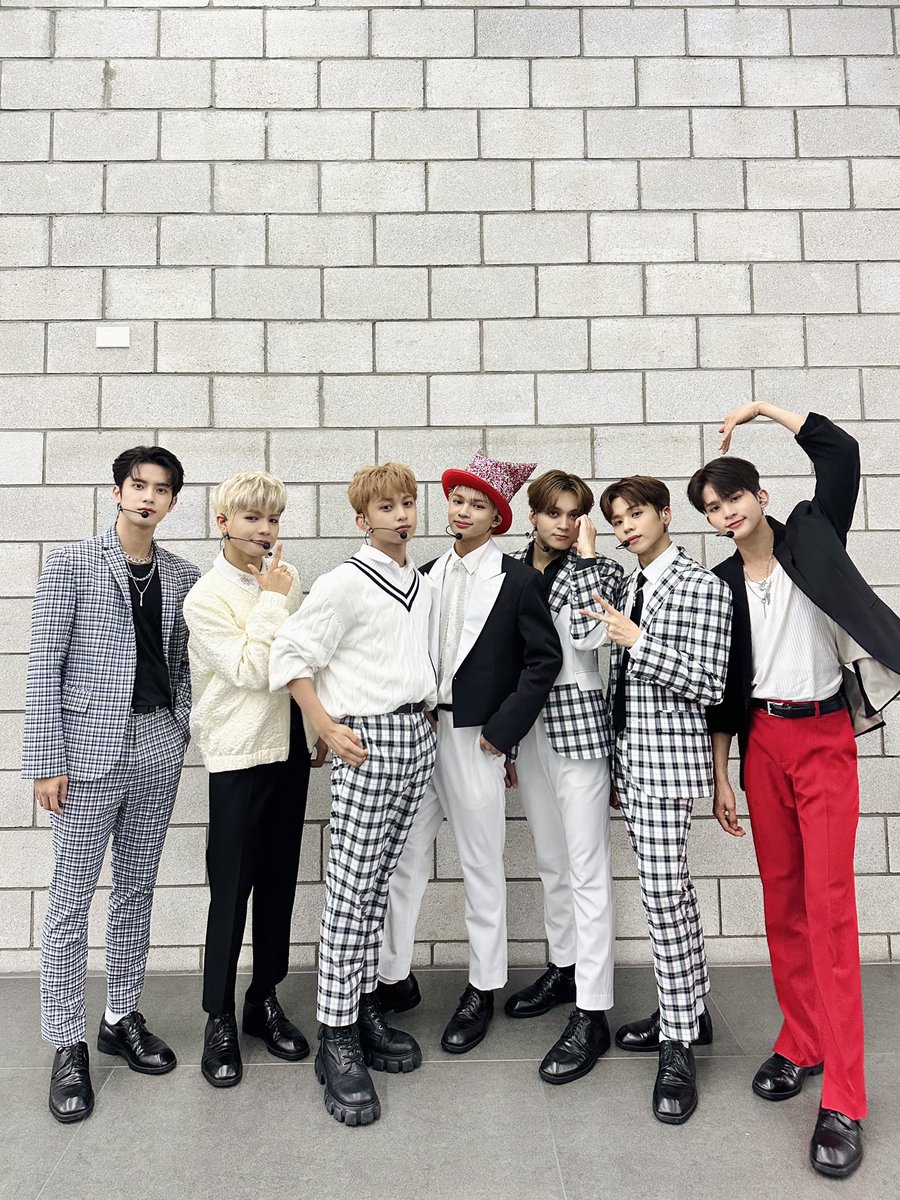 2023. 08. 01
@ SBS M <더쇼>

naver.me/x8Eb8ZmB

#HORI7ON #호라이즌 #SIX7EEN