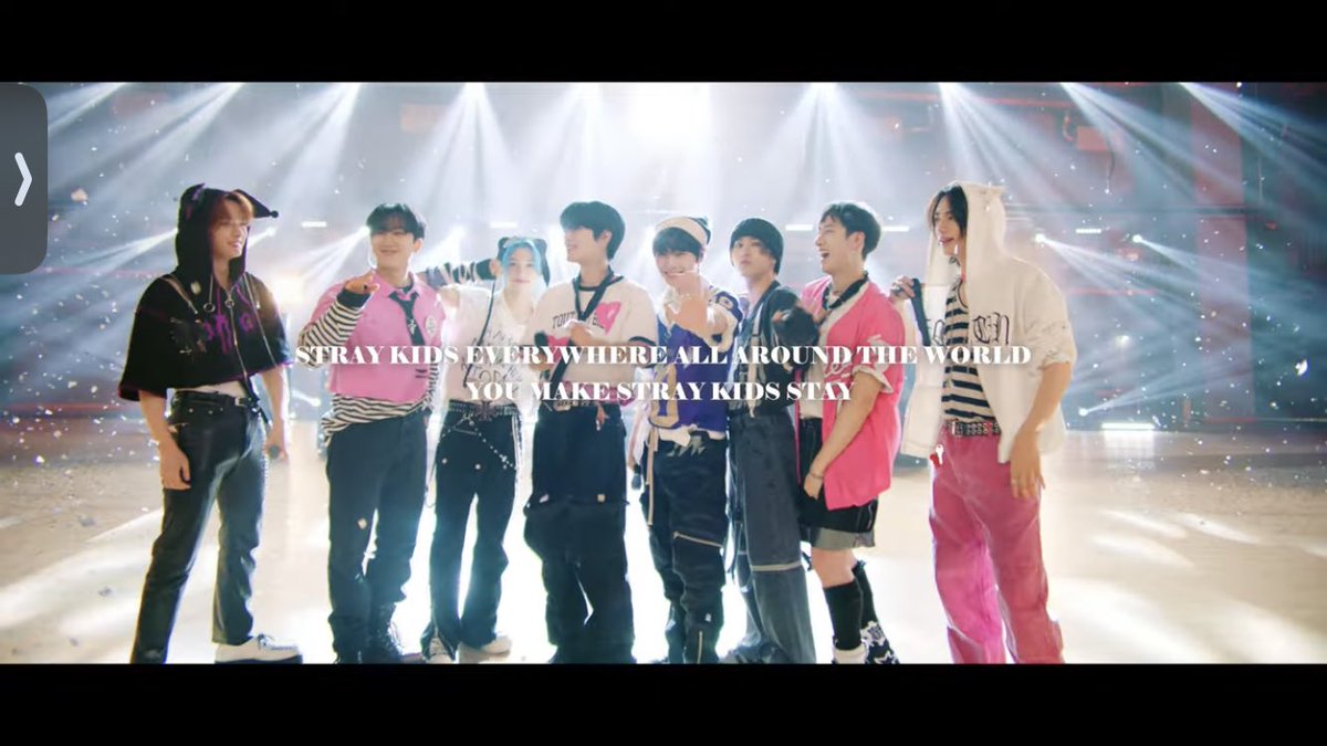 Martha COVER ME in HYUNJIN x GUESS tweet media