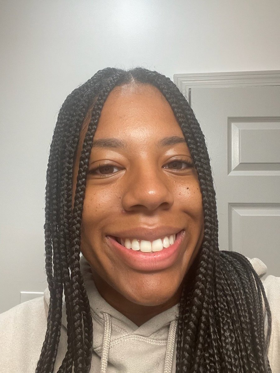 esimmons1212's tweet photo. Meet our Med Cat Kyra💜! White Coat Ceremony🥼 ✔️ 1st day of Med school🩺 ✔️ Proud Parents💜 ✔️ #expectinggreatthings #UCMedSchool #classof2027 #keepbelieving #futuredoctor https://t.co/rXweNQSvIR
