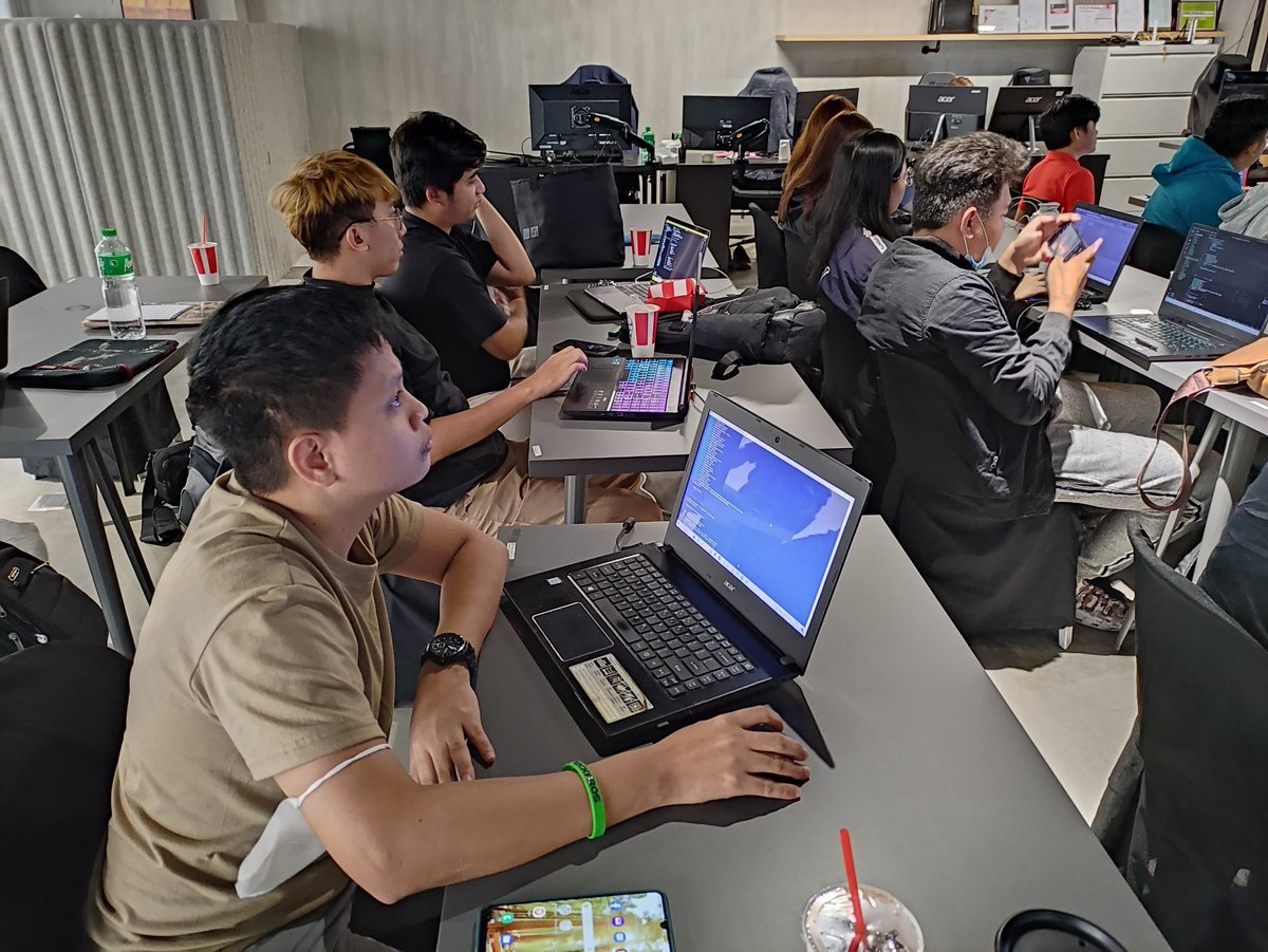 theblokcgroup's tweet image. 🏢 And once again, a HUGE thank you to @ChainCrisis for providing us with the perfect space to fuel our blockchain passion! Your support is priceless in shaping these future blockchain pioneers! 🙏

#SolanaDevelopersBootcamp #Web3 #BlockchainEducation #OnAMission #chaincrisis