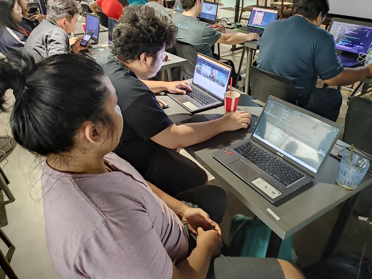 theblokcgroup's tweet image. 🏢 And once again, a HUGE thank you to @ChainCrisis for providing us with the perfect space to fuel our blockchain passion! Your support is priceless in shaping these future blockchain pioneers! 🙏

#SolanaDevelopersBootcamp #Web3 #BlockchainEducation #OnAMission #chaincrisis