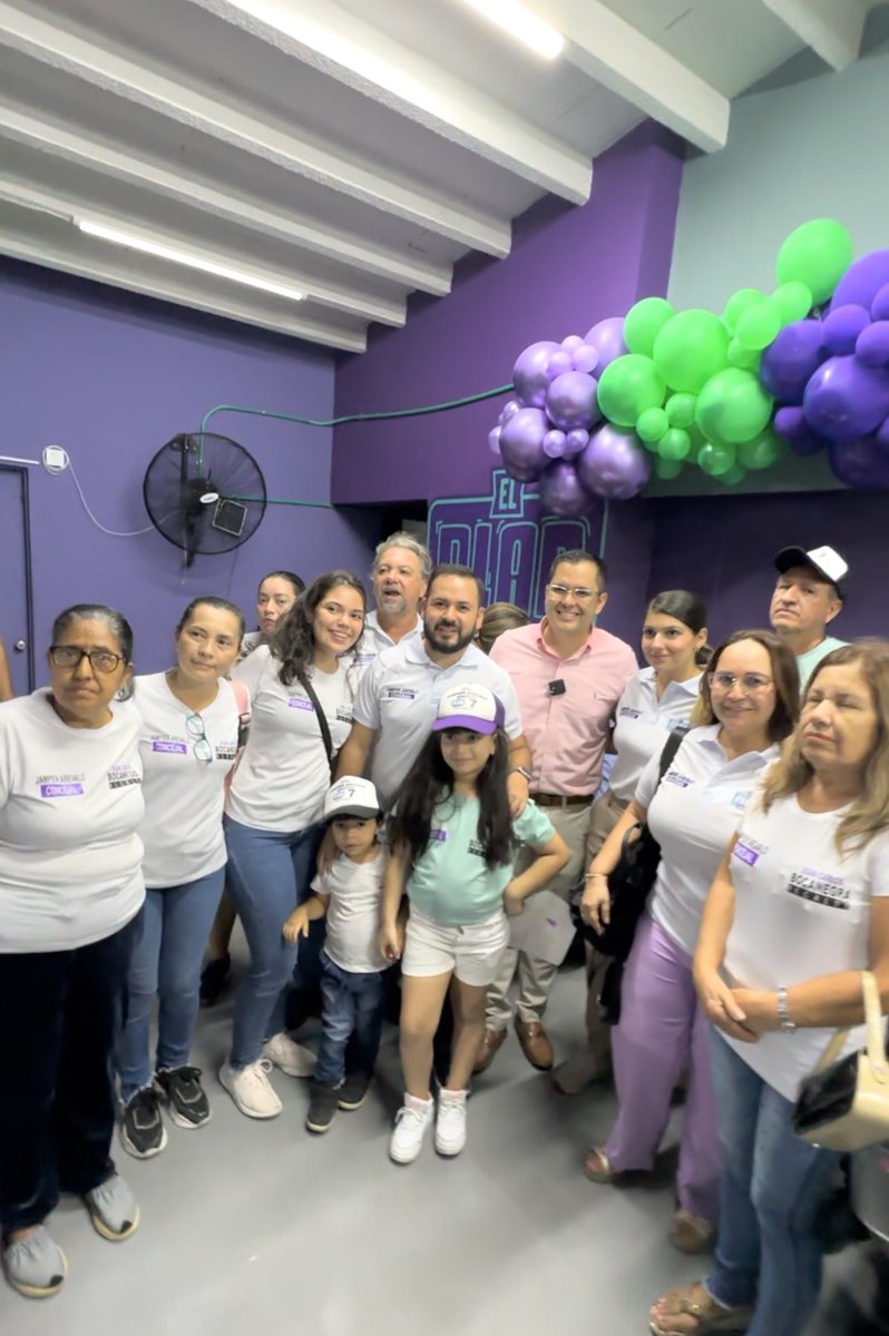 juancbocanegra's tweet photo. Nuestro Plan no es carreta, acá hemos venido a demostrar que Cúcuta requiere planteamientos serios. 4 propuestas iniciales hemos explicado ante los medios: plan anticorrupción, legalización de predios, plan contra la delincuencia y nuevo modelo de energía para el municipio. #BocanegraAlcalde 💜💚