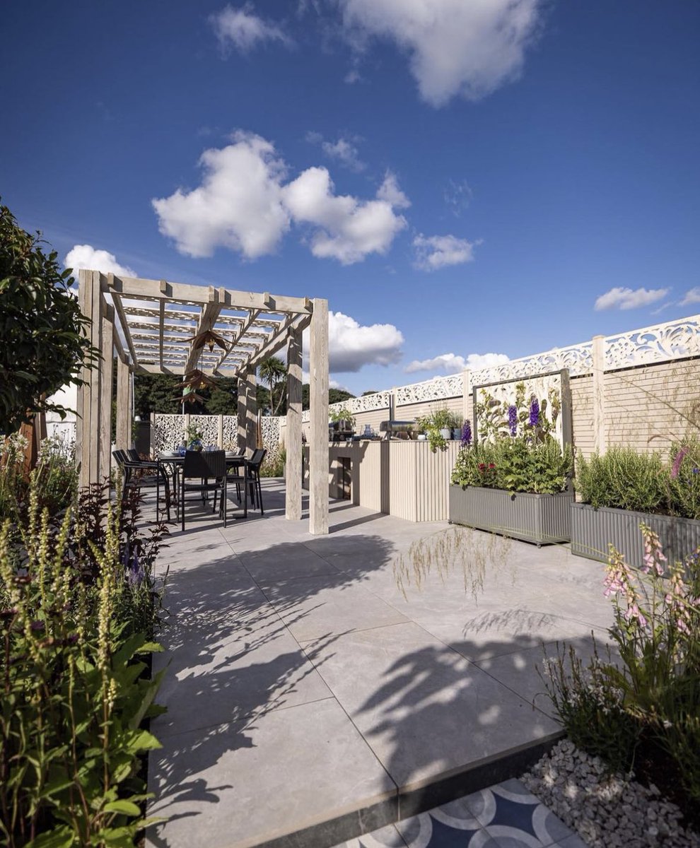 Recrate our 'Alfresco' Dining space with a few of our favourite products!✨

Including our Hudson fencing, Plumley Planter and Decorative Screen Fencing in Ivory!🌿

Not your vibe? Our products come in a selection of colours, heights and styles to suit your outside space!👀

📸 -