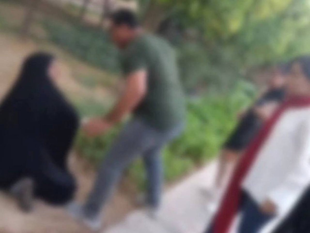 seyyedoona's tweet photo. از نگه داشتن حرمت "زن" که هیچی حالیشون نیست!
از "زندگی" که فقط عیاشی و وحشی گری رو میفهمند!
معنای "آزادی" رو هم که فقط به این میدونند که هرجوری که خواستند بگردند و ازادی بقیه رو سلب کنند و کسی چیزی بهشون نگه!
فقط از شعار "زن، زندگی، آزادی" برای توجیه وحشی گریشون استفاده میکنن! https://t.co/TupapmTiV1