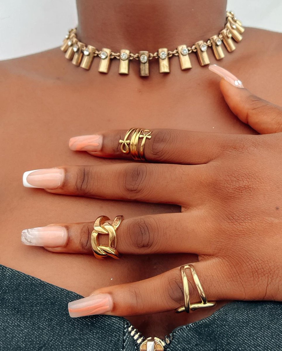 itsthestylehive's tweet photo. #Style - High-waisted pants X Bustier Look?
Say no more, see #StylingTips from #AlexUnusual here.
Thoughts?
#TheStyleHive
#HighWaistedPants
#Bustier
#BustierTop https://t.co/kTqrm7Jp4D