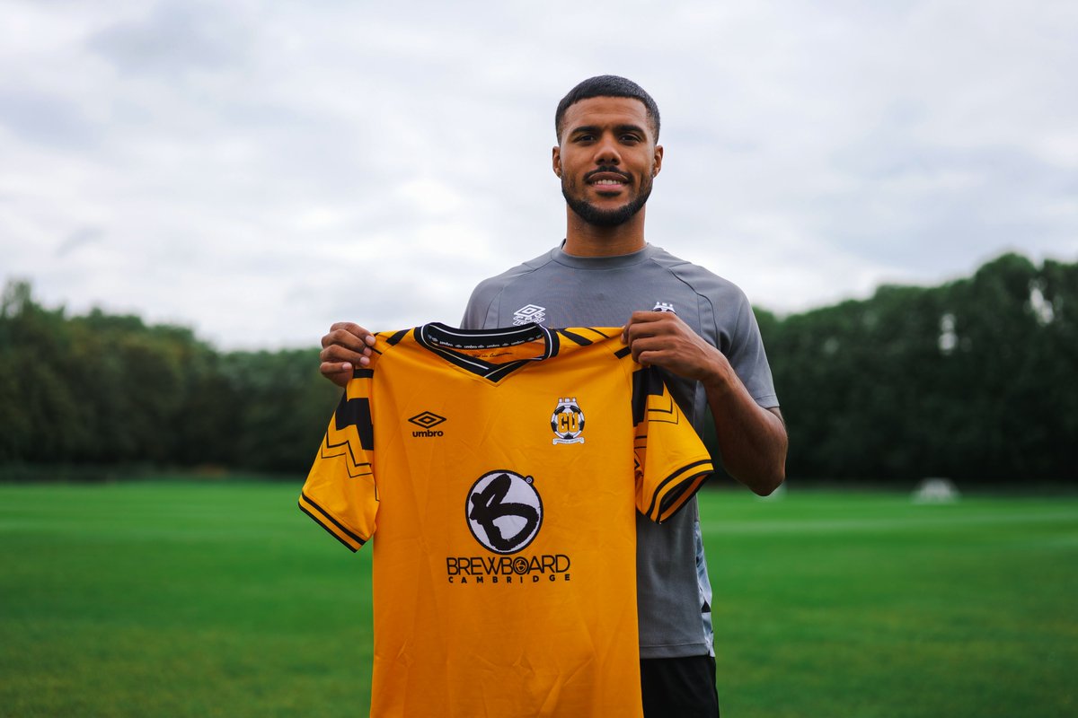 Cambridge United have signed Elias Kachunga on a one-year deal #camUTD