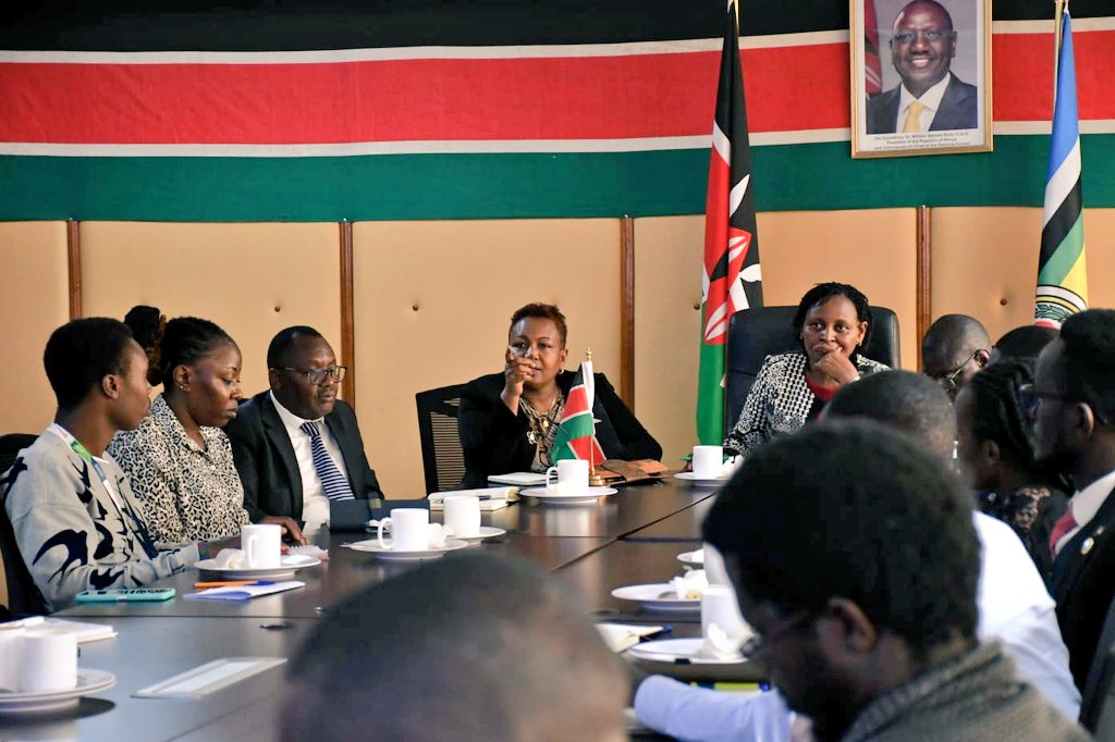 SDY_Ke's tweet photo. Today we hosted representatives from various Youth Serving Organizations on the upcoming National Youth Week and International Youth Day Celebrations on creating synergy towards the day activities and ensuring meaningful youth participation across the country. #YouthLead https://t.co/RZ8c60UIeJ