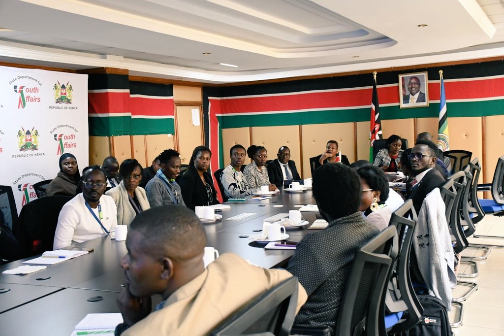 SDY_Ke's tweet photo. Today we hosted representatives from various Youth Serving Organizations on the upcoming National Youth Week and International Youth Day Celebrations on creating synergy towards the day activities and ensuring meaningful youth participation across the country. #YouthLead https://t.co/RZ8c60UIeJ