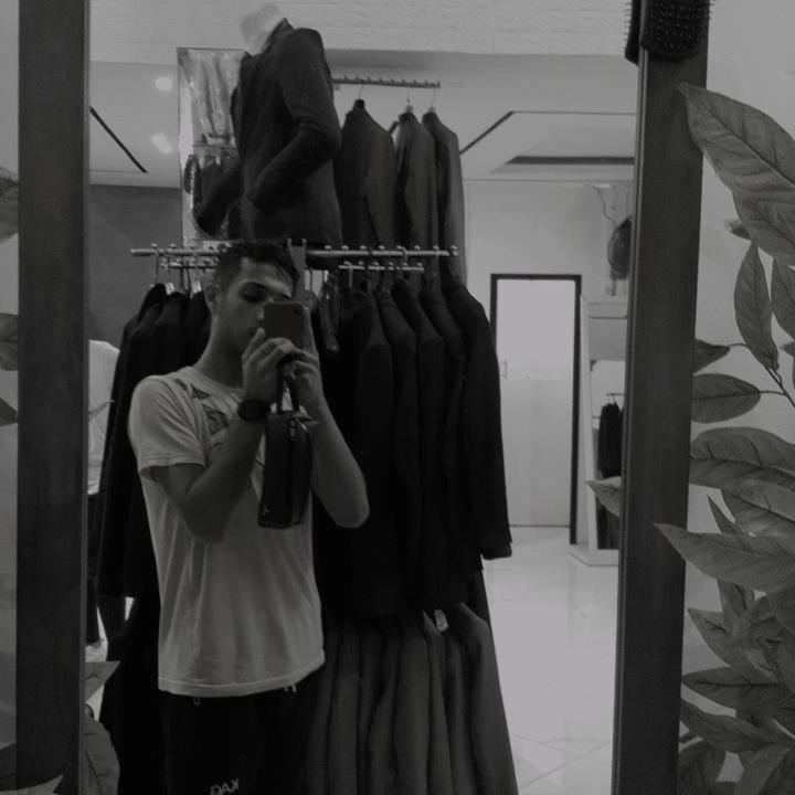 - أرواحنا تتَعافى بِقرْب من نحبّ ♥️.