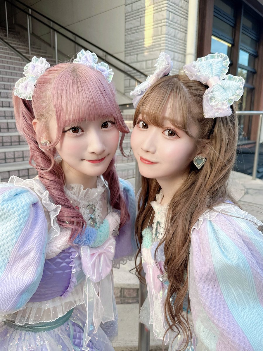 otani_emiri's tweet photo. きゅるきゅる組🩷🩵
サマーチョコレートをきあらと歌わせていただきました꒰ᐢ⸝⸝•༝•⸝⸝ᐢ꒱ありがとうございました🫶🏻

サマチョコは曲もお衣装もだいすきだから本当に嬉しかったです〜😭💕💕
ひぃさやちゃんの魔法使いも可愛かった🪄 https://t.co/lTp7S6mDEk