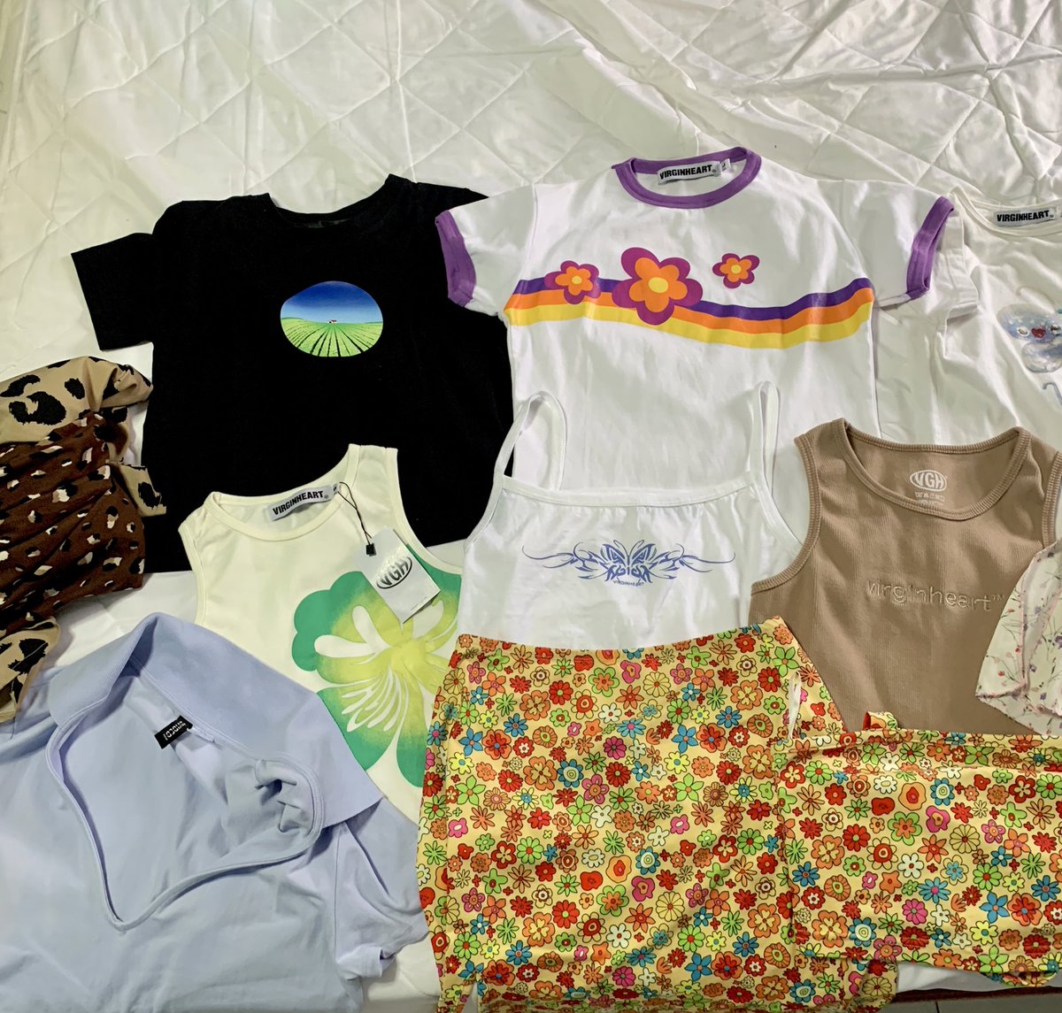 usedby_acces's tweet photo. 🌼โล๊ะเสื้อผ้าเค้างับ 🪞ลงพรุ่งนี้2/08🧼

⭐️รี+ปัก -5฿ shipping 40฿

ปักไว้เลยน้ามีเยอะกว่าในรูปมั้คราคาถูกๆ

#โล๊ะตู้เสื้อผ้า #ส่งต่อเสื้อผ้า #ส่งต่อ #ส่งต่อvghbkk #ส่งต่อvgh #โล๊ะตู้ #vghbkkส่งต่อ #vghbkkมือสอง #เสื้อผ้ามือสองสภาพดี  #ส่งต่อเสื้อผ้ามือสองราคาถูก  #โล๊ะตู้ https://t.co/yWjyf5Igy5