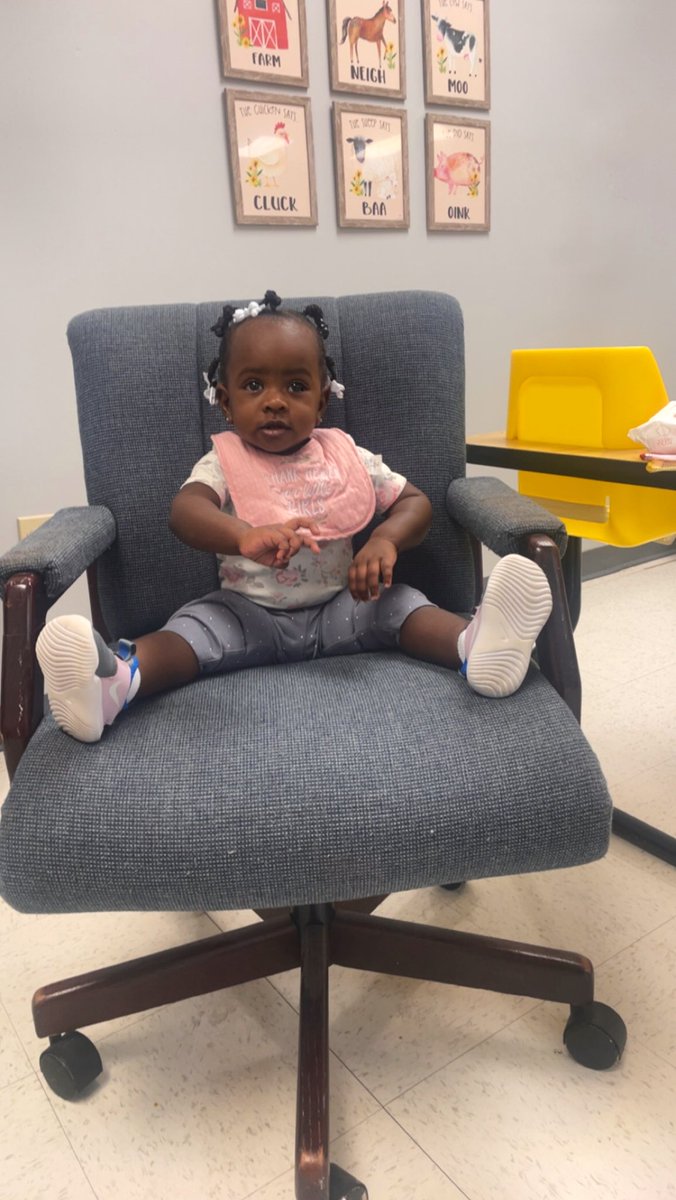 _CoachL_'s tweet photo. Just dropped my baby girl off at Schoolcare for the 1st time. Pray for this mommy today π₯Ή #BigZoπ https://t.co/sq82fhbSxU