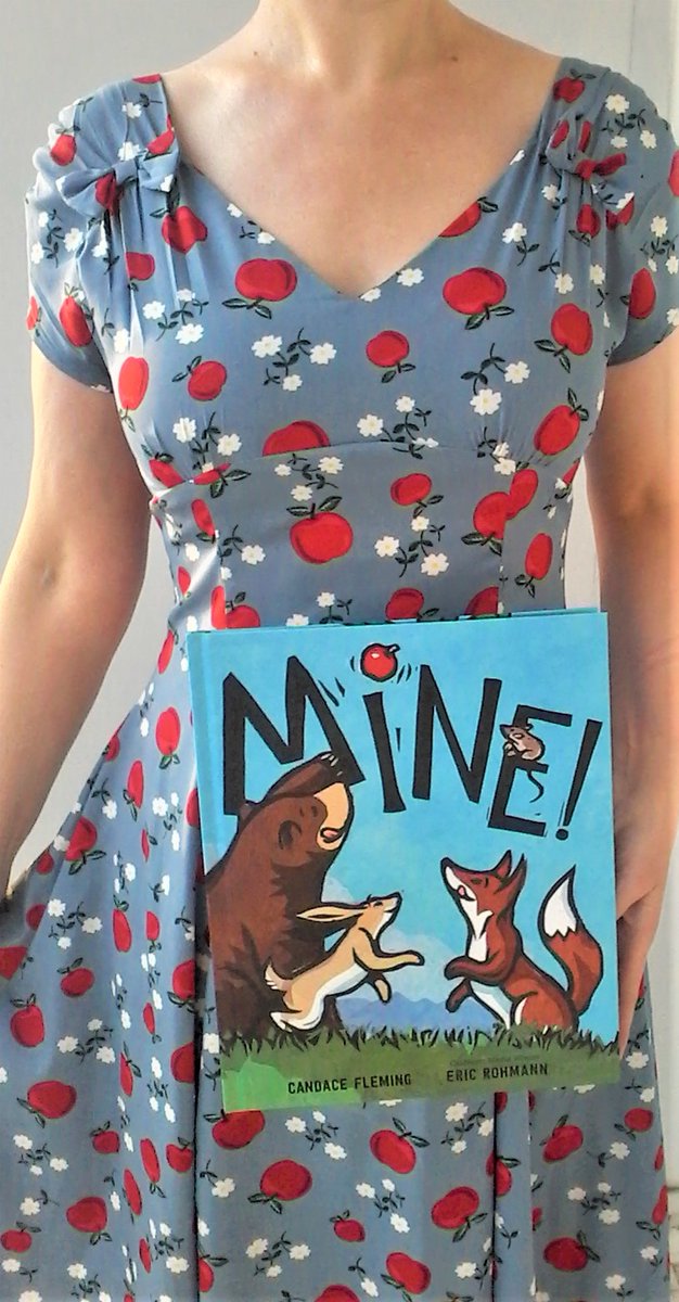 Mine! by @candacemfleming illus Eric Rohmann is an extremely fruitful #picturebook pick - perfect for storytime sharing. Here's my ⭐️Booklist #bookreview: booklistonline.com/Mine-/pid=9777… @randomhousekids 🍎