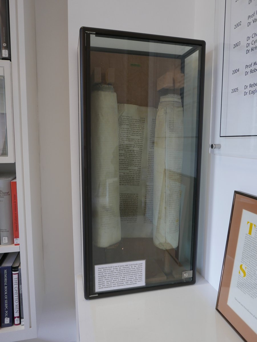 wienerlibrary's tweet photo. 📜 We need your help! 📜

If you have visited the Library you may have seen our Sefer Torah, kept in a glass case in the Reading Room, generously loaned by @MemorialScrolls

This month we were advised on essential work to the scroll to stop any deterioration to its condition https://t.co/8EKkNO88Yq