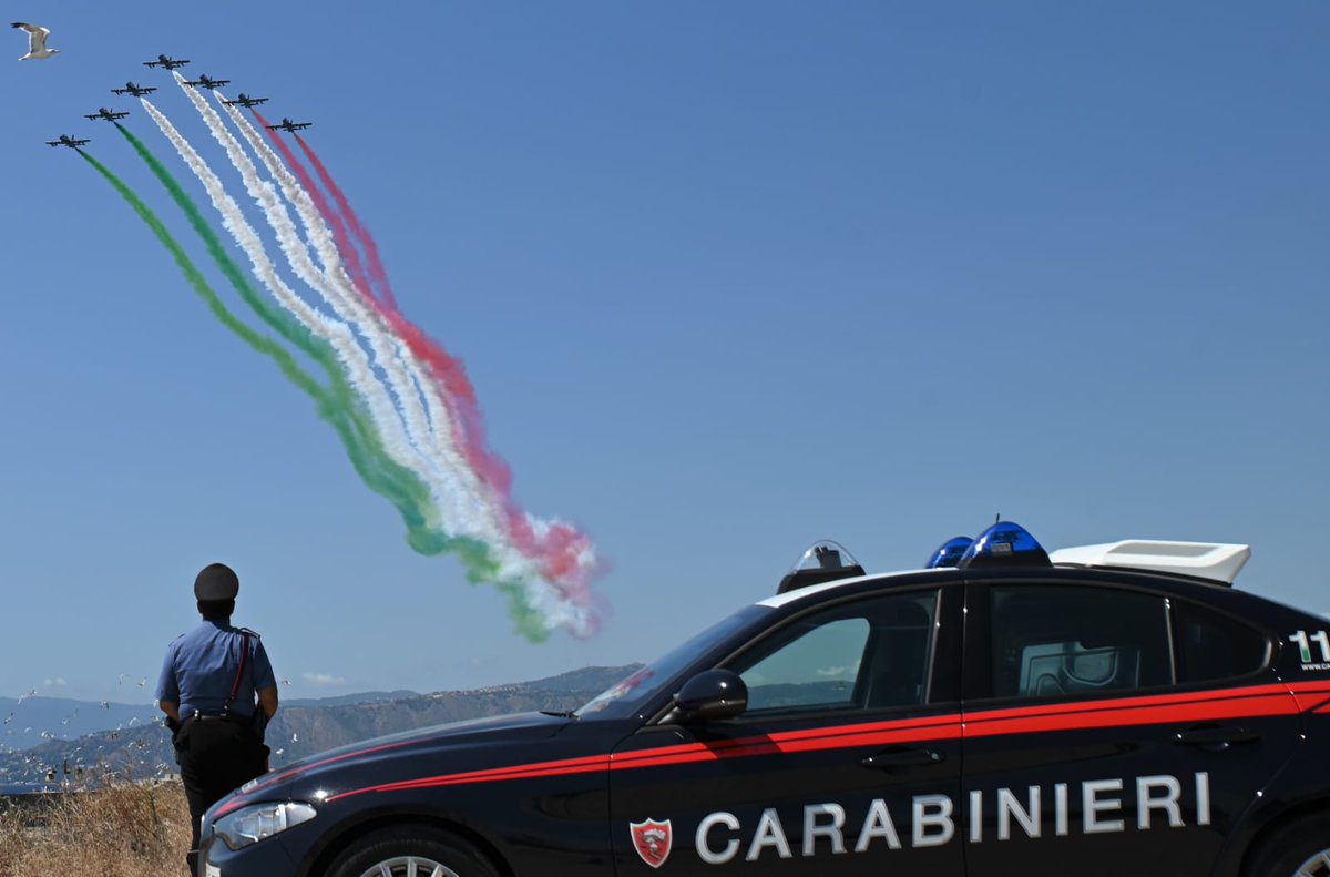 Buon pomeriggio da Catanzaro
#PossiamoAiutarvi #Carabinieri #Difesa #ForzeArmate #1agosto