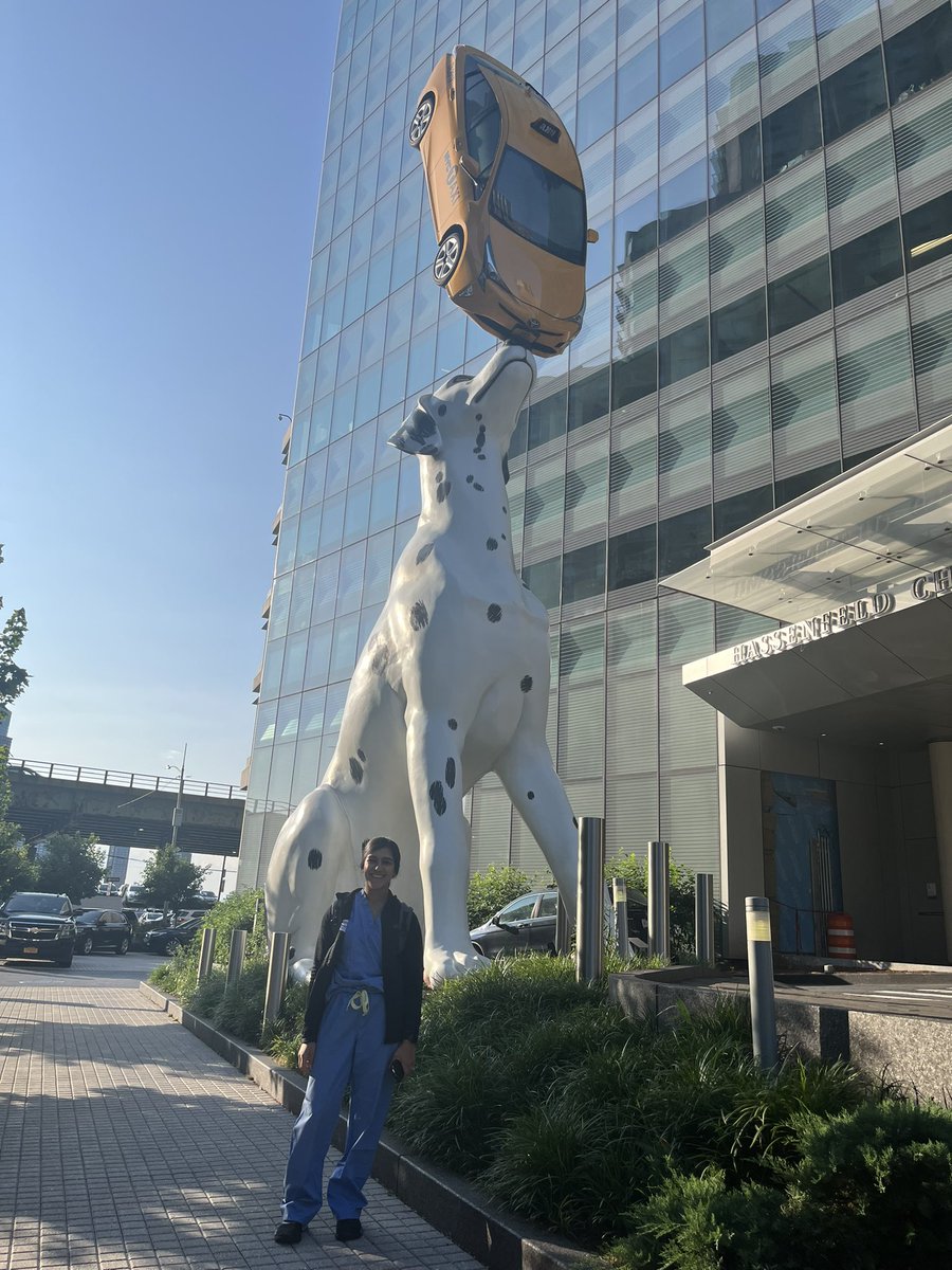 MCWasserMD's tweet image. Happy first day to our new FPMRS fellow @anjalikapurmd !! A quick pic with Spot is a must. @NYUUrology @PelvicMedicine  @Nirit69 @LaurenStewartMD