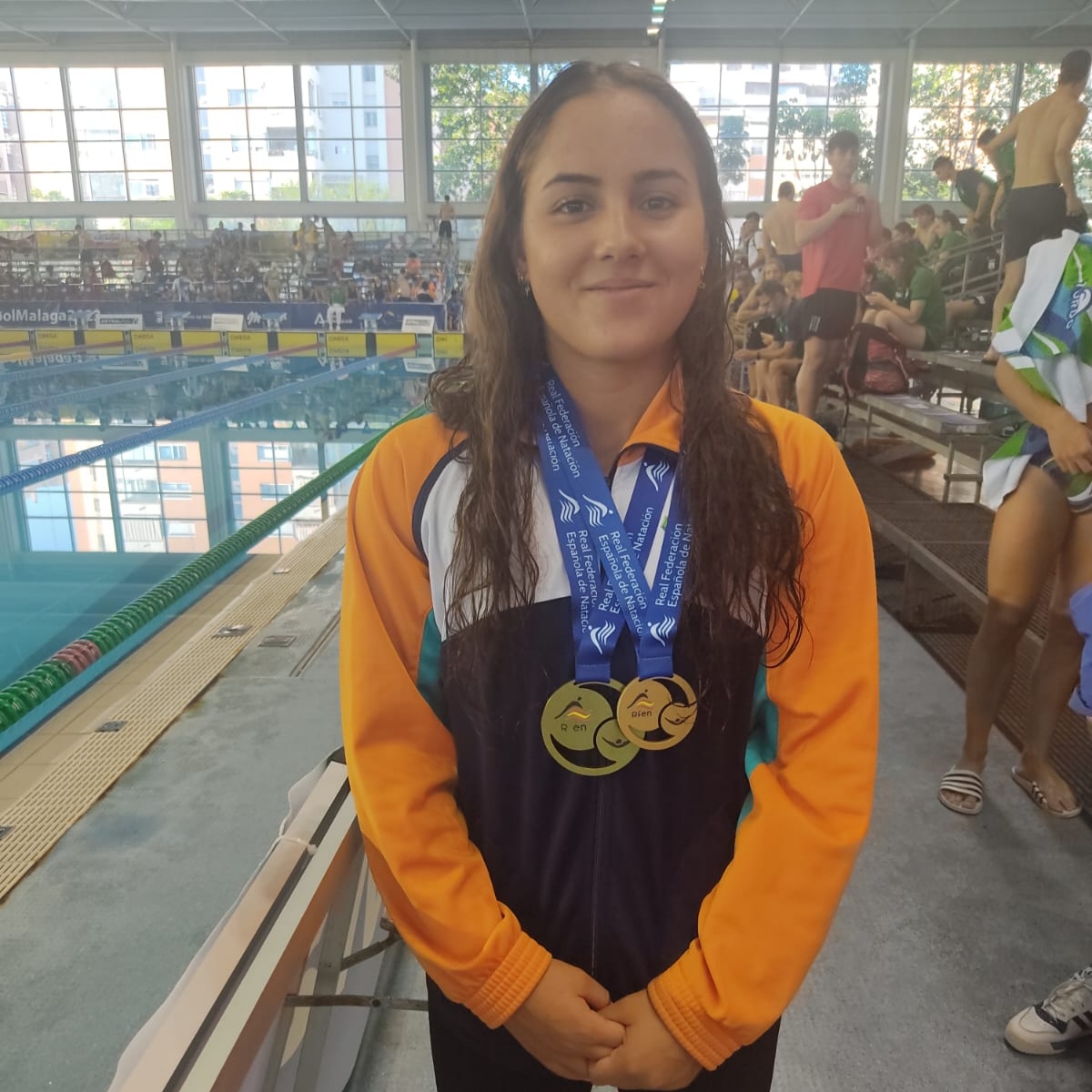 GSDcdeportivo's tweet photo. CTO. ESPAÑA ABSOLUTO-JUNIOR VERANO: ¡Grande MARÍA RAMOS NAJJI que se cuelga la medalla de ORO Junior 2006 y la de BRONCE Absoluta en la prueba 100 Braza femenino! ¡Enhorabuena de todo tu equipo GSD! https://t.co/XGMBGWPg6K