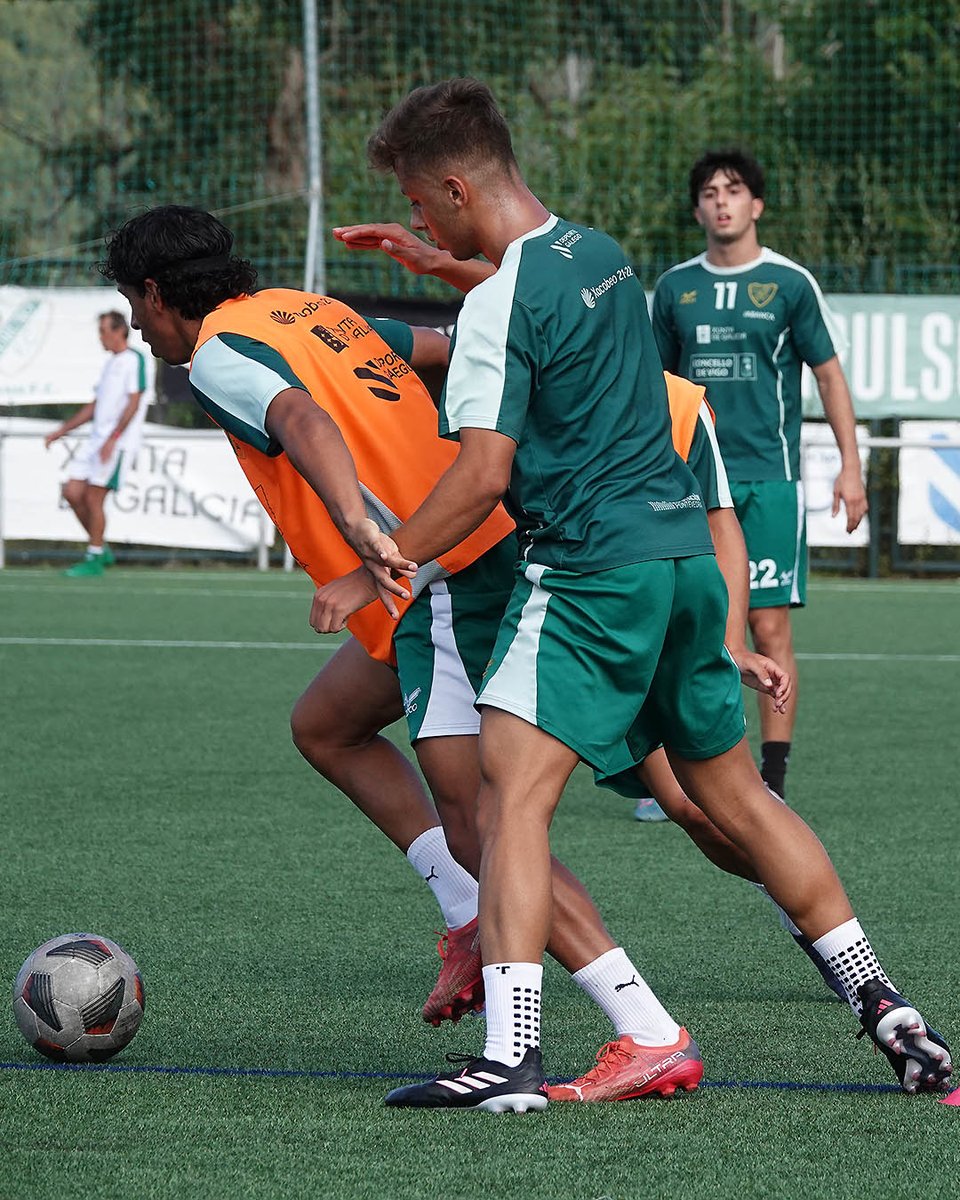 Parte-2 ... Esto es pelear un balón !!!.. Johan y Satacy llevaron al límite la rafaga de la cámara 📸 Grandes !!