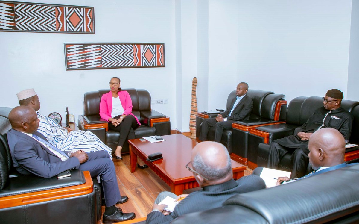 Ministry of Sports|Rwanda (@rwanda_sports) on Twitter photo Ce Matin, Madame la Ministre <a href="/AuroreMimosa/">Aurore Mimosa Munyangaju</a> a accueilli pour une visite de courtoisie, son Homologue Malien Hon. Abdoul Kassim Ibrahim FOMBA et l’Ambassadeur du Mali au Rwanda SE Dianguina dit Yaya DOUCOURE.
<a href="/RwandaMFA/">Ministry of Foreign Affairs & Int'l Cooperation</a> Ce Matin, Madame la Ministre <a href="/AuroreMimosa/">Aurore Mimosa Munyangaju</a> a accueilli pour une visite de courtoisie, son Homologue Malien Hon. Abdoul Kassim Ibrahim FOMBA et l’Ambassadeur du Mali au Rwanda SE Dianguina dit Yaya DOUCOURE.
<a href="/RwandaMFA/">Ministry of Foreign Affairs & Int'l Cooperation</a>