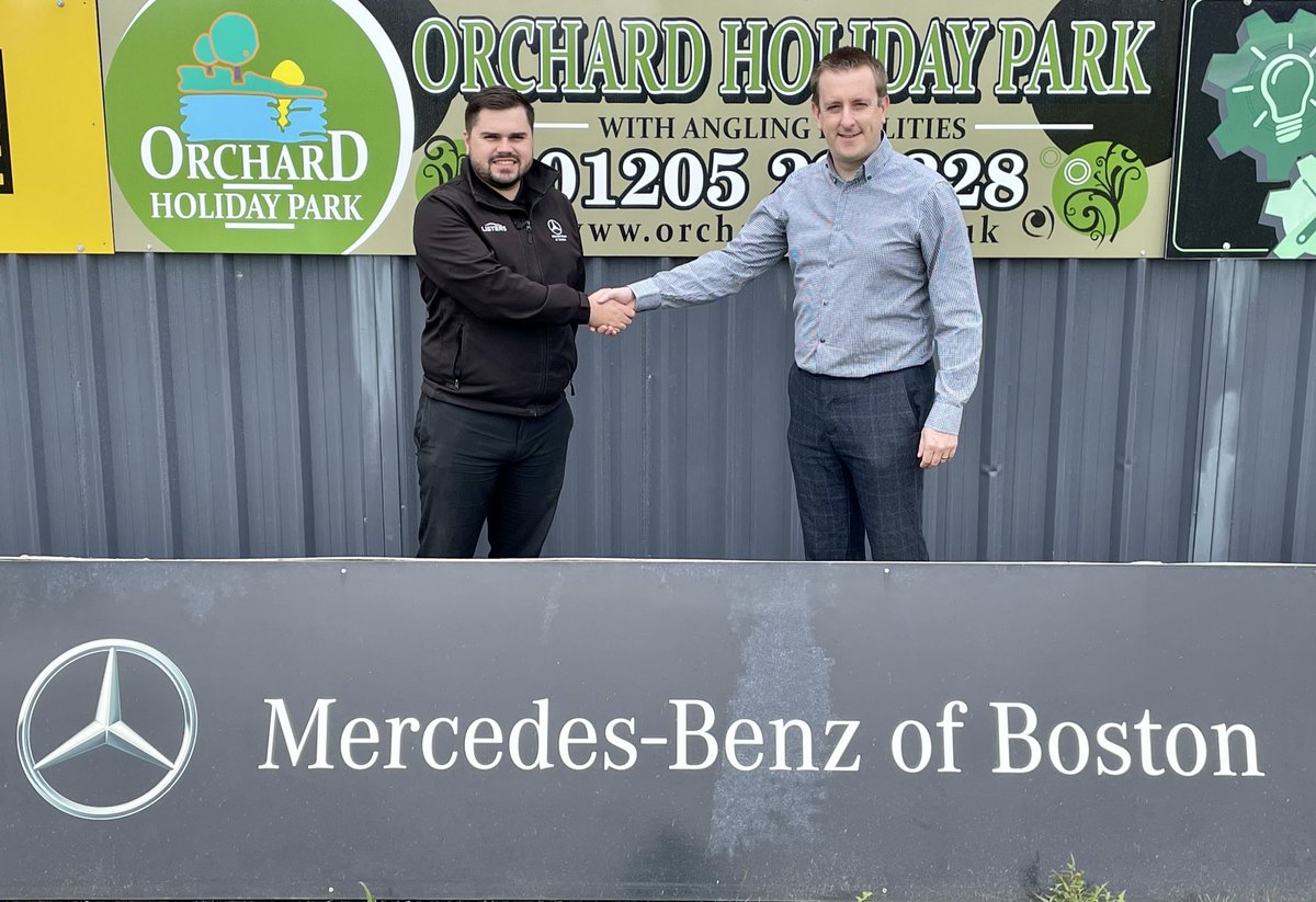 BUFCCommercial's tweet photo. 📸 A big thank you to @ListersMercedes for renewing their advertising board ahead of the new season. 

🤝 @renny_overton joined @craigsingleton for a photograph on Tuesday morning: https://t.co/5S50OaiGN2