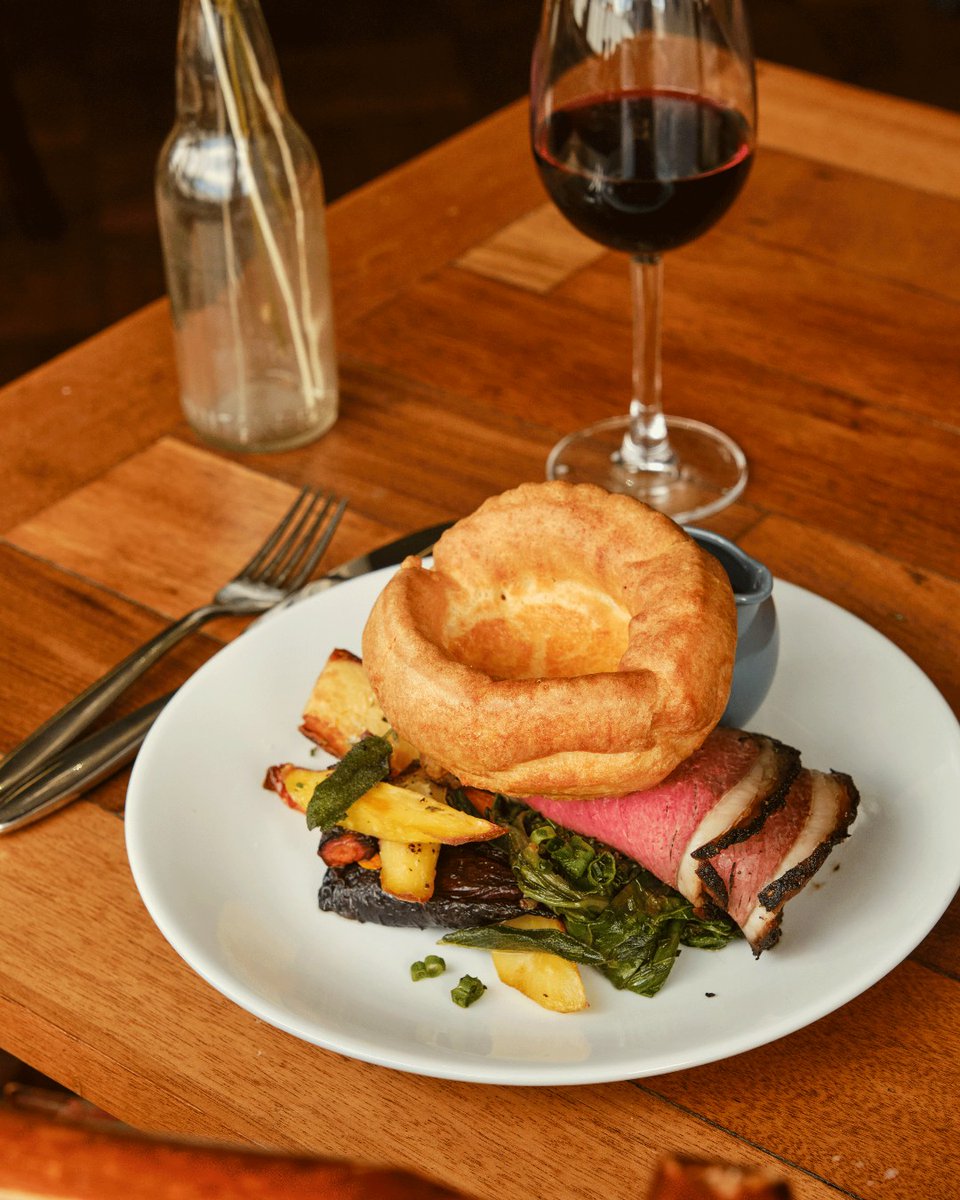 Happy Yorkshire Day!

We celebrate every Sunday with these giant Yorkshire puddings on our delicious roast dinners 🤩🤩🤩

Treat yourself this weekend – book a table here ow.ly/lO9V50PnNvG🔗