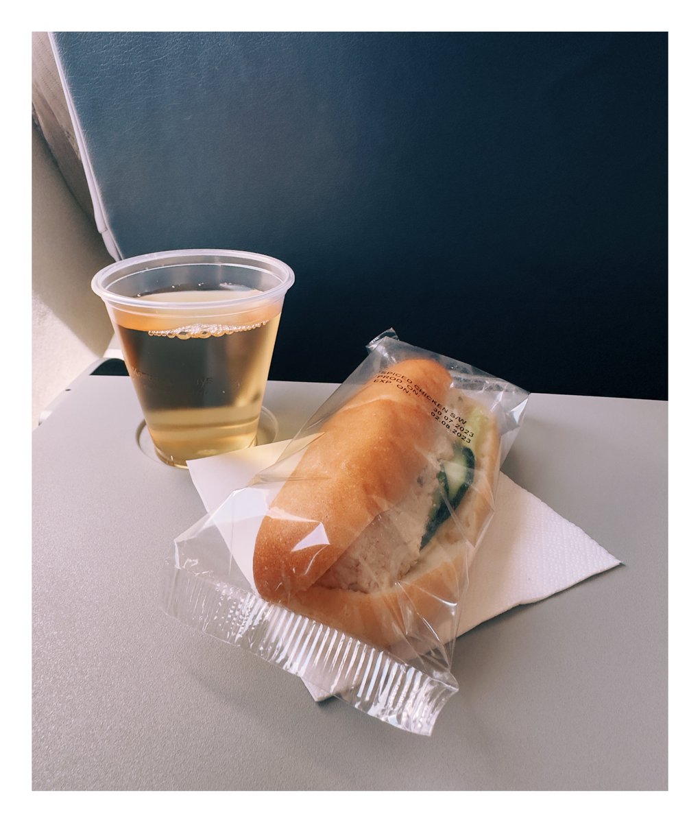 wokaen's tweet photo. Kenya Airways                             UG airlines https://t.co/wbXgxFJoHs