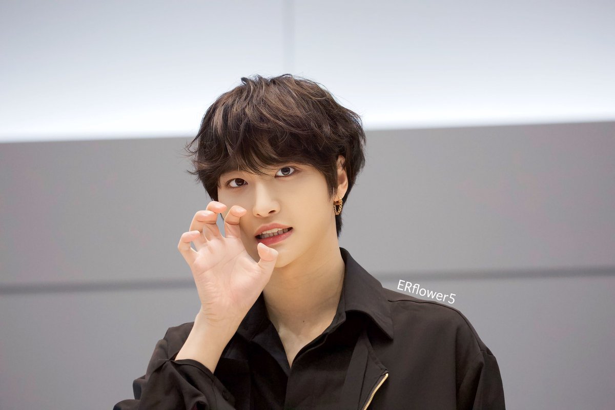ERflower5's tweet photo. 230801 ATEEZ BOUNCY 団体サイン会 大阪

🩶🩶🩶

#ATEEZ #에이티즈 #エイティーズ #성화 #SEONGHWA #ソンファ https://t.co/TRmNswrqlI