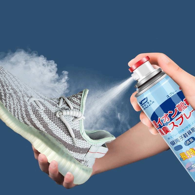 theiceraf's tweet photo. kalau kaki korang cepat berpeluh and time bukak stokin agak berbau. better korang beli ni. spray sekali ja dekat kasut sampai petang kaki korang selesa.  sesuai lah spray sebelum main futsal

kalau spray dekat kasut yang nak simpan, kasut memang tak hapak langsung https://t.co/l4ICl2h14L