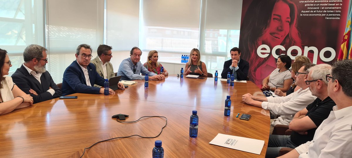GVAturisme's tweet photo. La consellera de Innovación, Industria, Comercio y Turismo @nuriamontes mantiene la primera reunión con el sector empresarial turístico. https://t.co/WzDOmqKemW