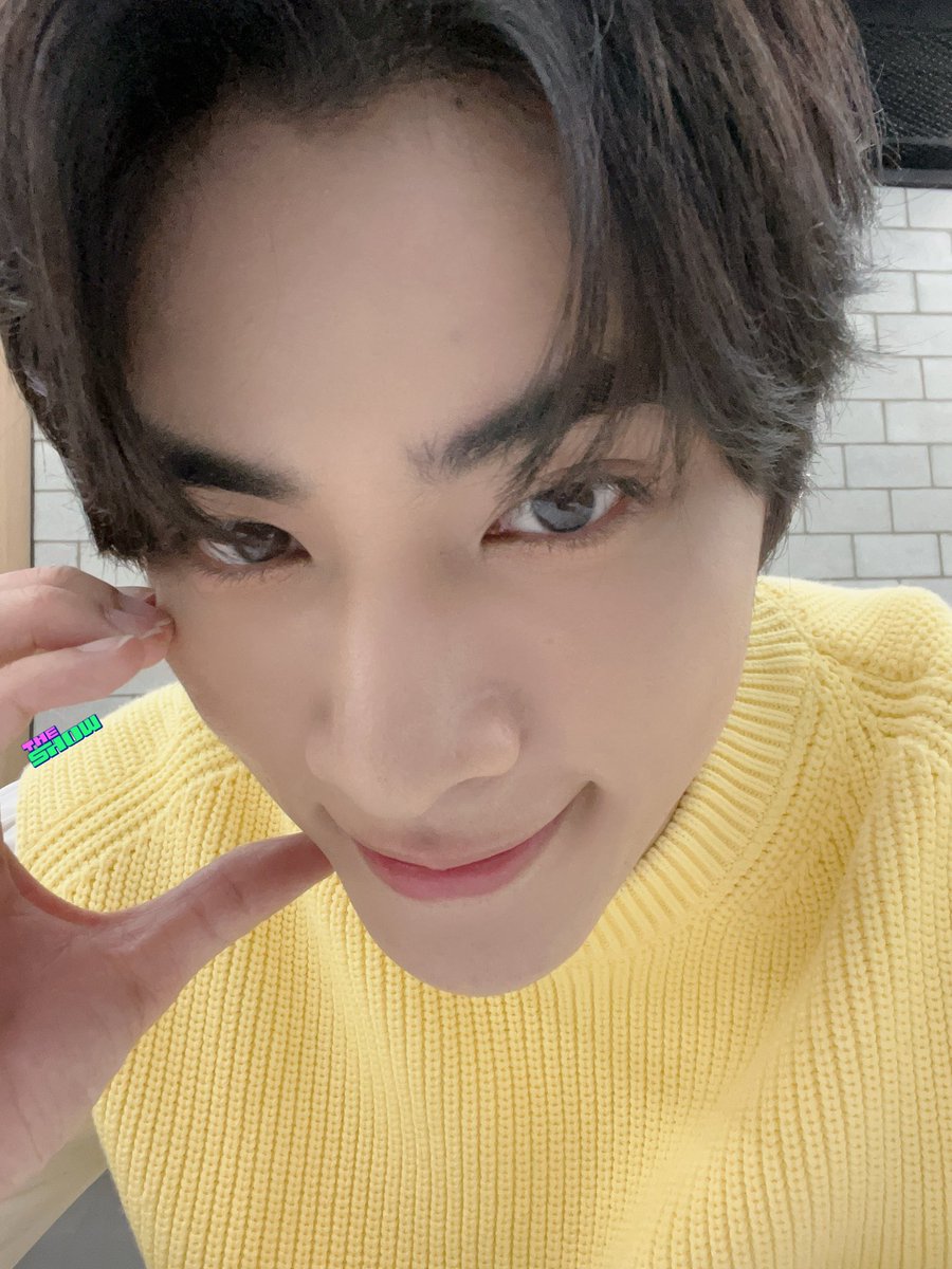 theshow_offcl's tweet photo. 나 #더쇼 인데‼️
쥔쥔 때문에 심��이🫀 터질 것 같아‼️
#쥔쥔 ๑˃̶͈̀Ⱉ˂̶͈́๑ ‼️
더쇼랑 훠궈 먹으러 가자‼️
후식으로 민트 초코도 사줄게‼
쥔쥔에게 반한 이유❓
일단｡
99년생! 아기공룡강아지🦕🐶! 유직｡
오늘도 잘생기셨습니다😎
널 쥔랑해💚
@NCTsmtown @WayV_official https://t.co/32gyFxtUYm