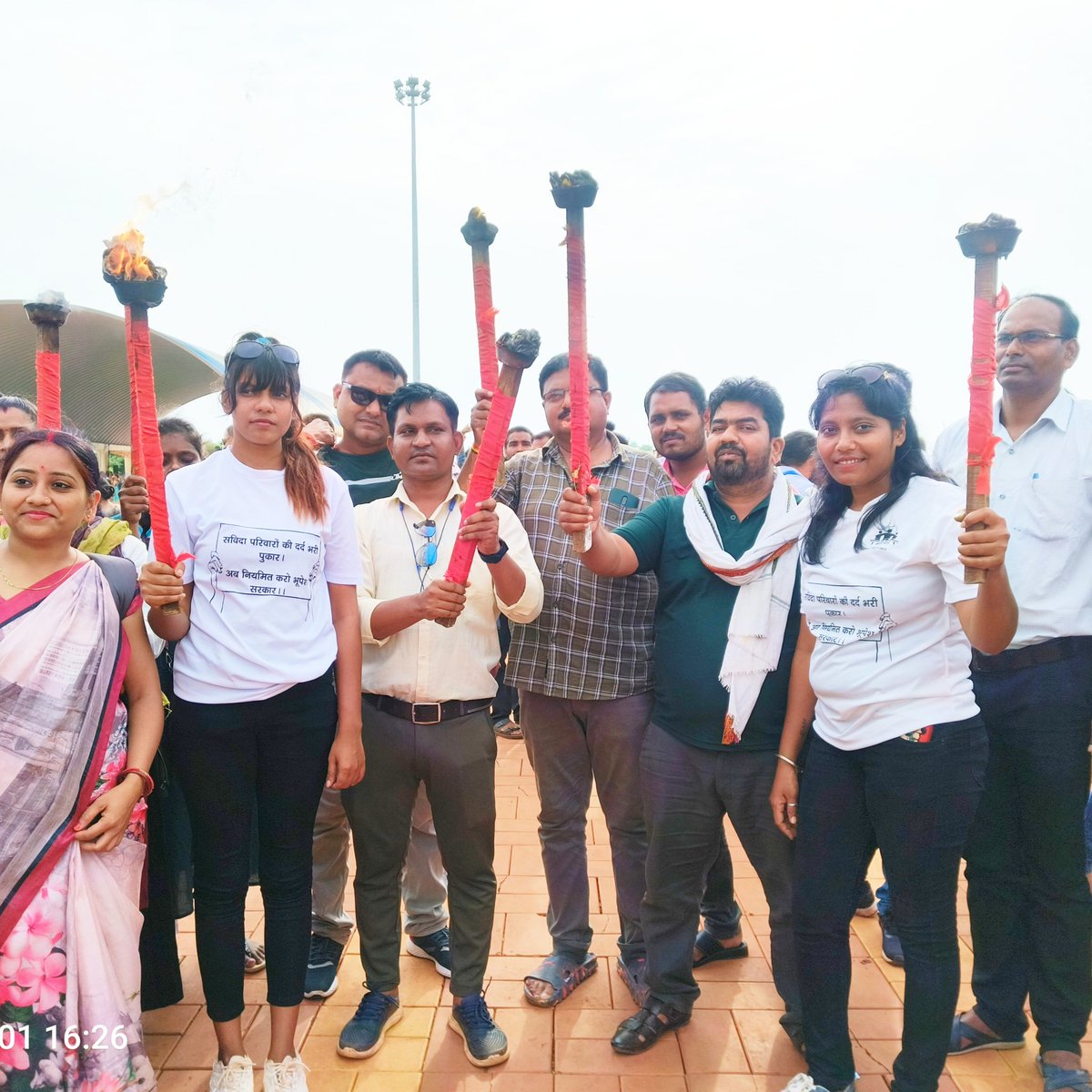 मशाल उठा, गुलामी की बेड़ीया तोड़
#संविदा रूपी गुलामी से निजात पा
#संविदा_मुक्त_छत्तीसगढ़ 
<a href="/bhupeshbaghel/">Bhupesh Baghel</a> 2019 जनघोषना पत्र बिंदु क्रमांक 11 का वादा पूरा करो #10दिन में #नियमितिकरण_नहीं_तो_वोट_नहीं 
<a href="/cgsvskm/">छ.ग. सर्व विभागीय संविदा कर्मचारी महासंघ (CGSVSKM)</a> <a href="/IBC24News/">IBC24 News</a> <a href="/satyarajput321/">satya rajput</a> <a href="/ZeeMPCG/">Zee MP-Chhattisgarh</a> <a href="/aajtak/">AajTak</a> <a href="/TS_SinghDeo/">T S Singhdeo</a>