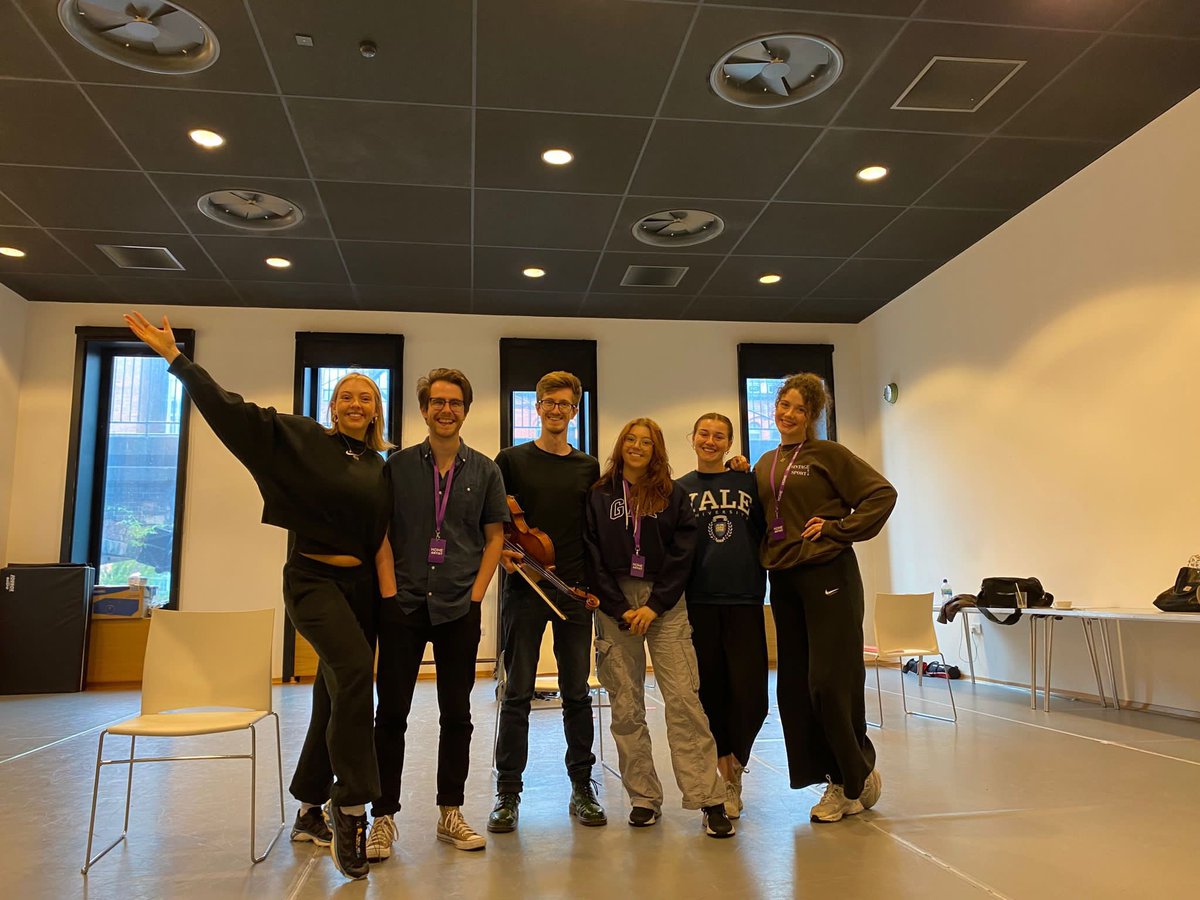 Had such a fun R&amp;D day for “Mike and Millies Snow Day” with <a href="/smashinmirrors/">Smashing Mirrors</a> at <a href="/HOME_mcr/">HOME</a> yesterday! 💫