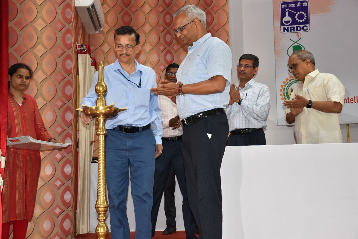 CIMFR_CSIR's tweet photo. CSIR-CIMFR, Dhanbad organized a One-day workshop on “Intellectual Property Management: Generation, Protection and Commercialization” on 31-07-23 at CSIR- CIMFR, Barwa Road Campus to celebrate on the occasion of AKAM.
@PMOIndia
@DPIITGoI
@CSIR_IND
@VigyanPrasar
@IndiaDST https://t.co/OVQLymyzCT