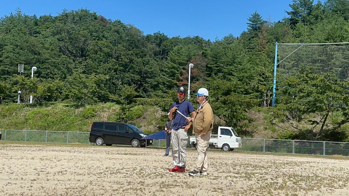 7DAYSSANGAkU's tweet photo. 本日は合同訓練を行いました。
ロープワーク等の基礎訓練からドローンを使った訓練を実施致しました。
明日は更に練度をあげていければと思っています。
7DAYSは1秒でも早く皆様の元に駆けつけます🤝 https://t.co/xklIyoHgd5