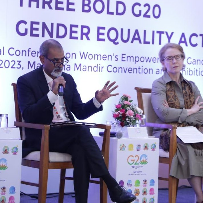 Celebrating India’s landmark @g20org presidency for its spotlight on the empowerment of women and girls through the #G20EMPOWER track and the important ministerial. Sanjay Wijesekera @S_Wijesekera, UNICEF Regional Director for South Asia @UNICEFROSA and Cynthia McCaffrey,…