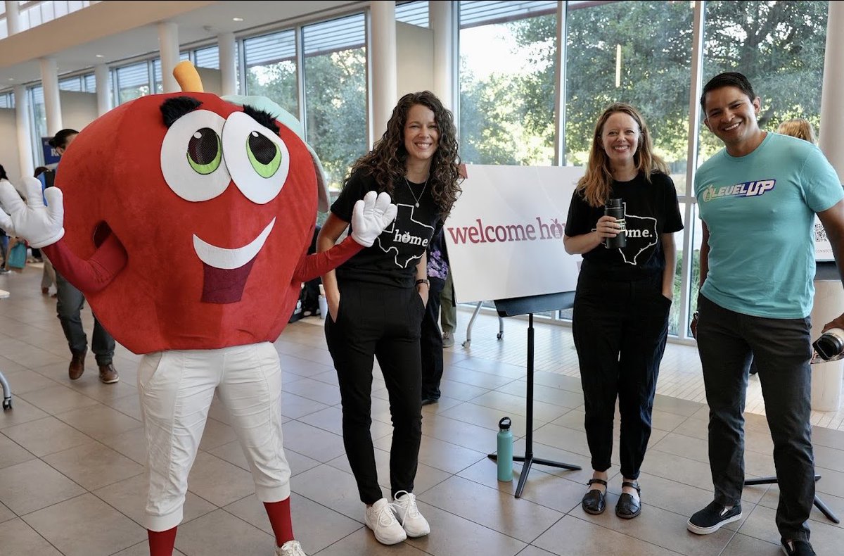 What an energizing day our @AustinISD Teacher Induction Program yesterday. Chief of Joy, Big Red, really knows how to make our new teachers feel at H🍎ME! #AISDJoy Follow them @BigRedAISD @BHosack23 @Matias_AISD @AustinISDPL