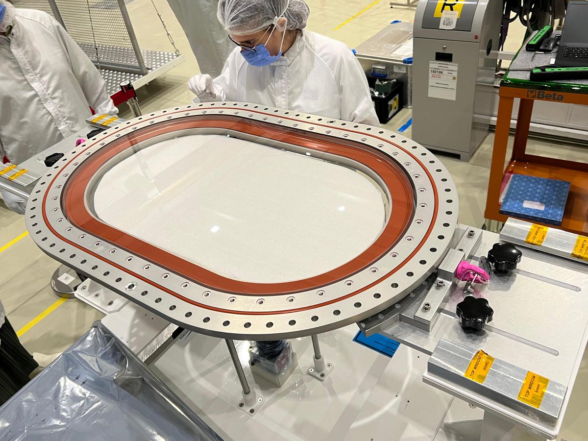 The qualification model of the windows for the @Axiom_Space Station is now integrated and ready to be tested.
Exact replica of the ones that will equip the Axiom Habs, once in orbit, they will safely face Earth 🌎 offering a wide landscape of our blue planet.
#BuildingforBeyond
