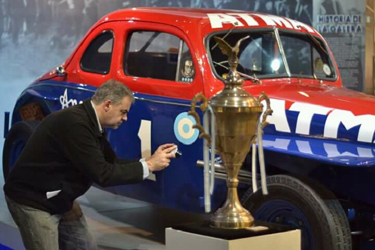 SergioTenaglia's tweet image. 1º de agosto
Día 1 de la fase final de mi proyecto periodístico más ambicioso. Serán meses de mucho trabajo.
¿El objetivo? La historia completa de los campeonatos argentinos de automovilismo. Todas las categorías, todas las carreras.
¡Luces fuera!
3, 2, 1... Largamos 🏁🇦🇷