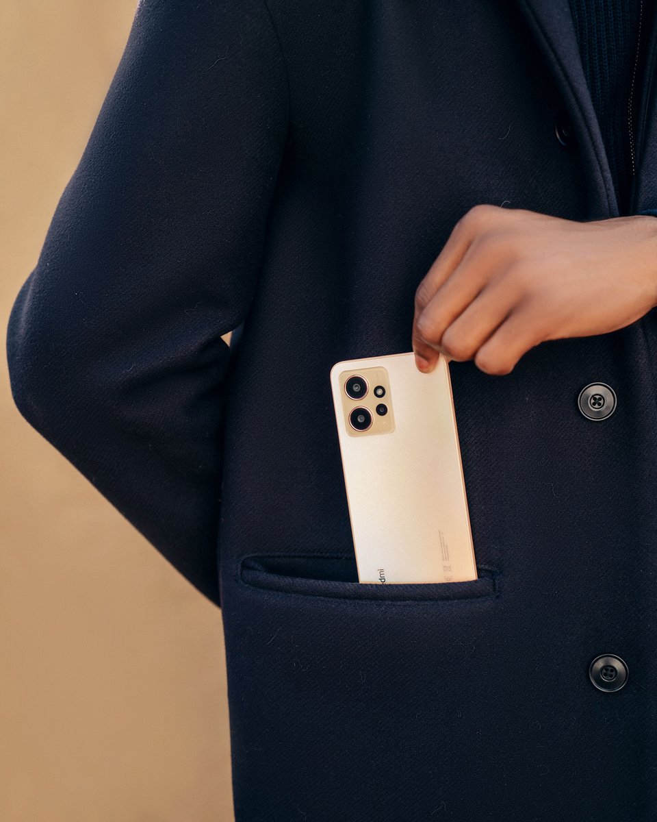 XiaomiNigeria's tweet photo. Golden moments with the Redmi Note 12 Sunrise gold! 📱✨ Stay ahead in style and performance with this powerful device. 

#RedmiNote12SunriseGold https://t.co/OSjAJIADCo