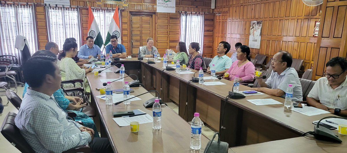 DiproPapumpare's tweet photo. DC Cheechung Chukhu chaired a meeting to discuss modalities to implement the #MeriMaatiMeraDesh campaign in Papum Pare district today.

PRI leaders and HoDs were asked to participate actively for the success of the campaign. 
@CSArunachal @ArunachalCMO 
@DDNewsArunachal @Chukhu9 https://t.co/nxhz6XNf7x