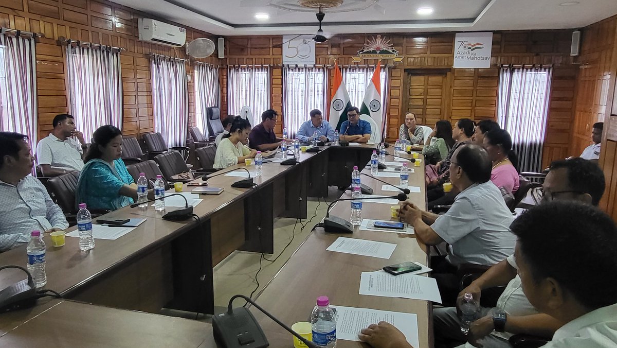 DiproPapumpare's tweet photo. DC Cheechung Chukhu chaired a meeting to discuss modalities to implement the #MeriMaatiMeraDesh campaign in Papum Pare district today.

PRI leaders and HoDs were asked to participate actively for the success of the campaign. 
@CSArunachal @ArunachalCMO 
@DDNewsArunachal @Chukhu9 https://t.co/nxhz6XNf7x