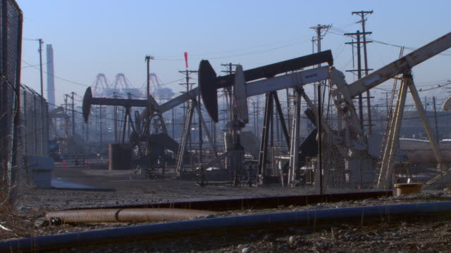 SirTrevSkint's tweet photo. UK government set to approve over 100,000 drilling rigs on English Heritage sites before winter. #FBPE #GetFracking https://t.co/BY5tkfjF4M