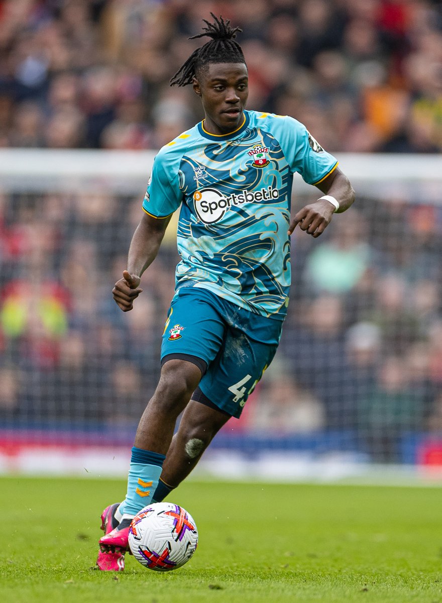 AnfieldWatch's tweet photo. 🚨 𝗡𝗘𝗪: Liverpool are becoming increasingly confident that they will sign Romeo Lavia. [@neiljonesgoal]

Get it done, @LFC! ✍️ https://t.co/y9zQlIrF5r